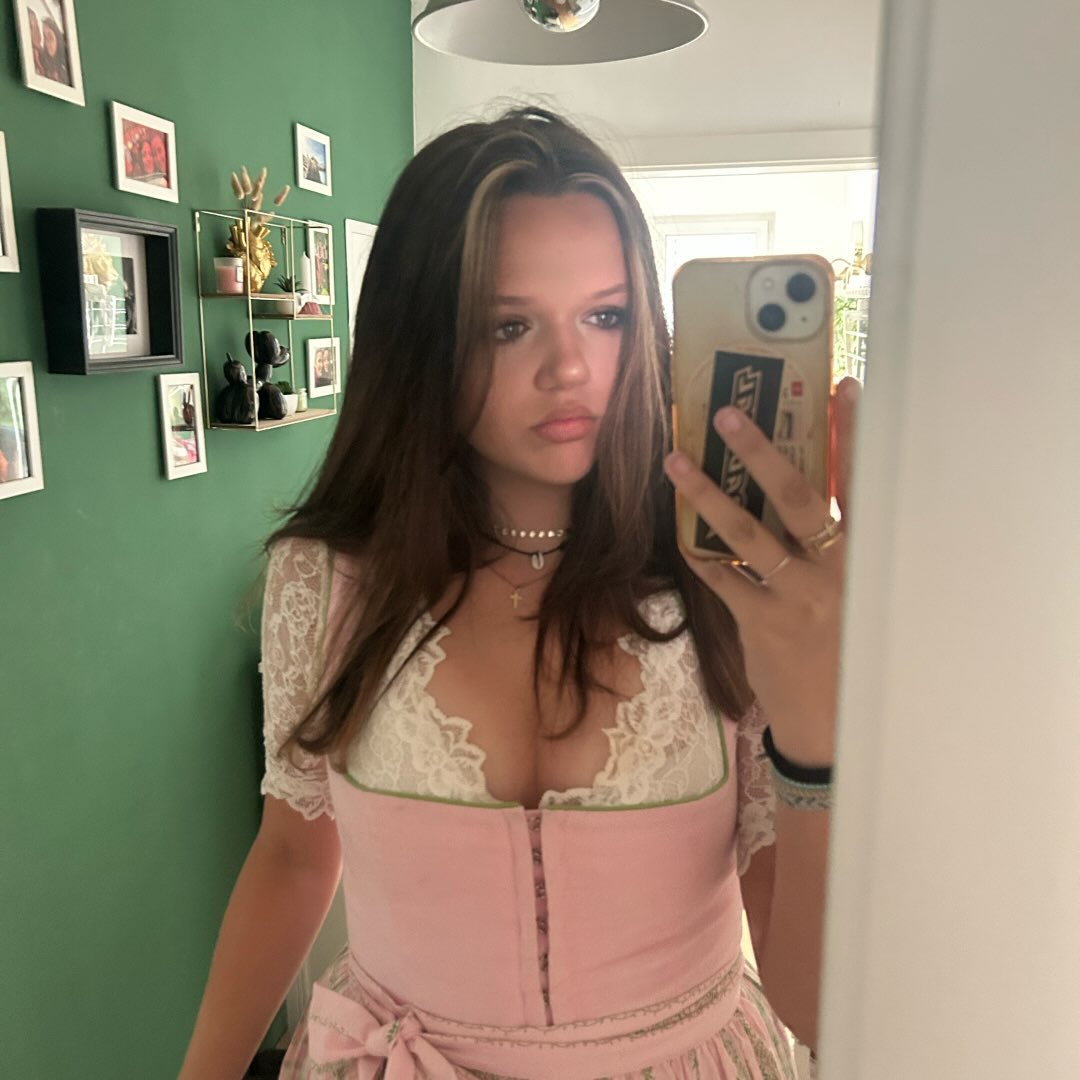 HÖLL Valentina